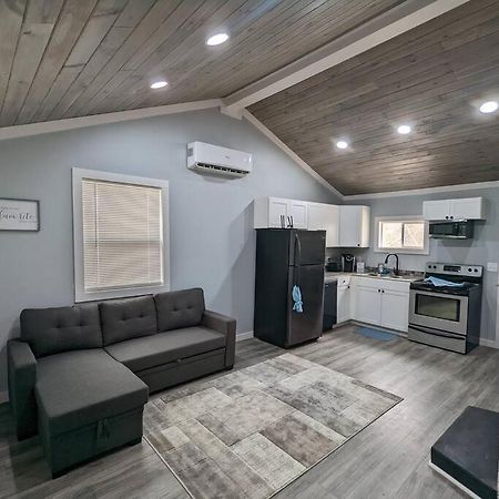Summerlee Suite - Beautiful Remodeled Farmhouse Oak Hill ภายนอก รูปภาพ