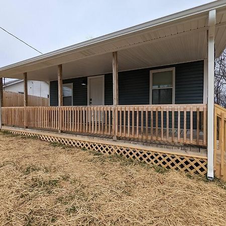 Summerlee Suite - Beautiful Remodeled Farmhouse Oak Hill ภายนอก รูปภาพ