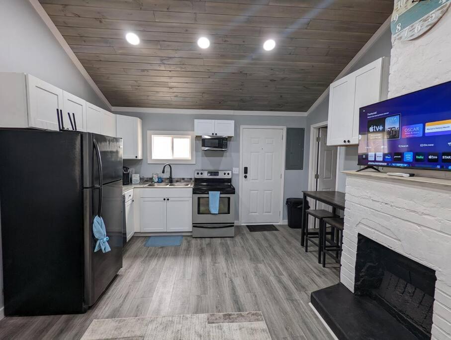 Summerlee Suite - Beautiful Remodeled Farmhouse Oak Hill ภายนอก รูปภาพ