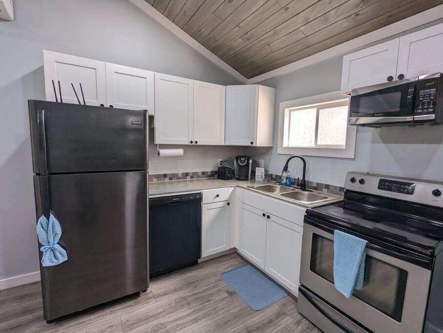 Summerlee Suite - Beautiful Remodeled Farmhouse Oak Hill ภายนอก รูปภาพ